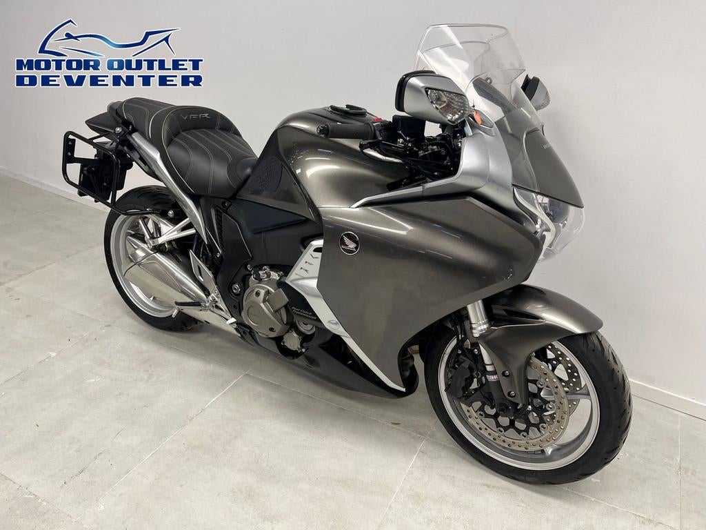 HONDA VFR1200 F DCT C-ABS (bj 2012) - foto 3