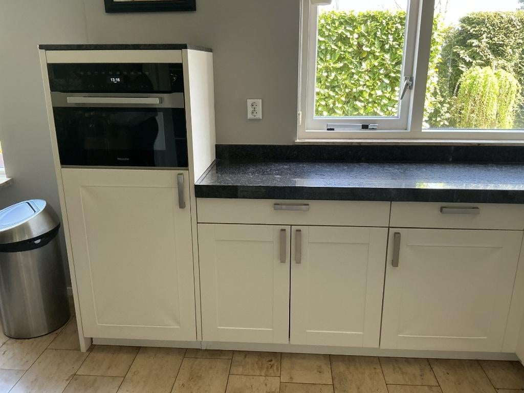 Hele mooie keuken met granieten blad te koop (gebruikt), Ophalen, Gebruikt, Wit, Hoekkeuken