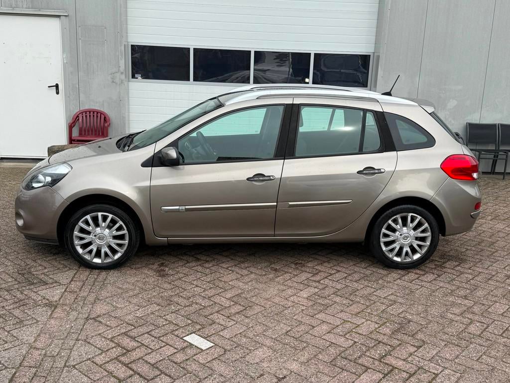 Renault Clio Estate 1.6-16V Dynamique AUTOMAAT!, 535 kg, Gebruikt, 4 cilinders, Beige
