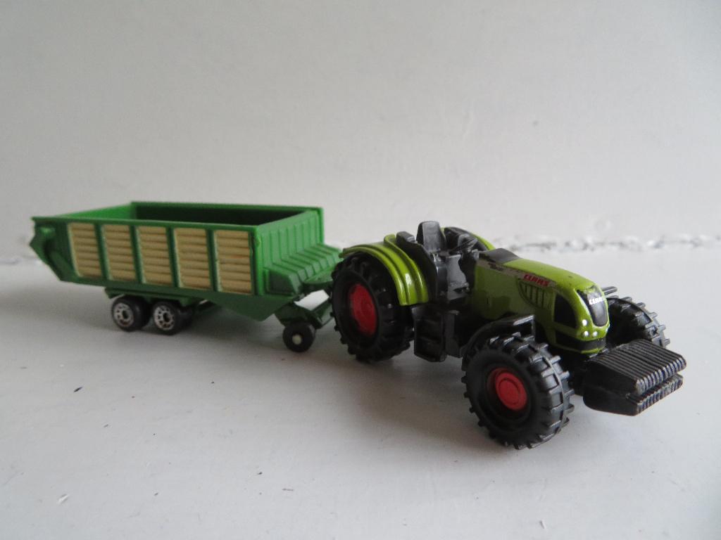 Siku Claas Tractor met aanhanger opknapper, Ophalen of Verzenden, Gebruikt, Tractor of Landbouw