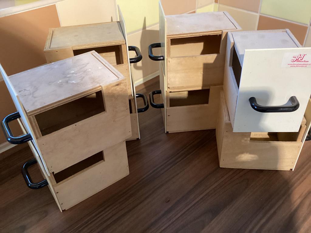 Heesakkers broedhokjes 8x, Ophalen, Gebruikt, Hout, Vogelkooi