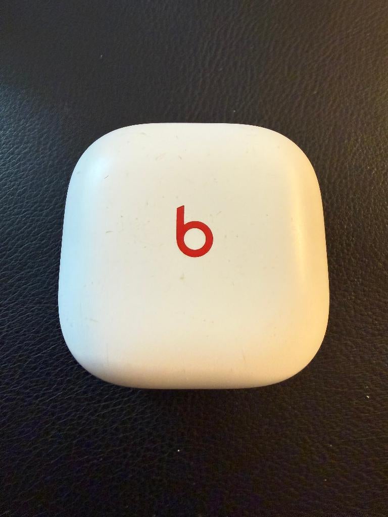 Beats by Dr. Dre Fit Pro A2578 White Charging Case, Ophalen of Verzenden, Gebruikt, In oorschelp (earbud)