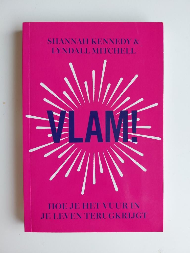 Lyndall Mitchell - Vlam!, Ophalen of Verzenden, Zo goed als nieuw, Lyndall Mitchell; Shannah Kennedy