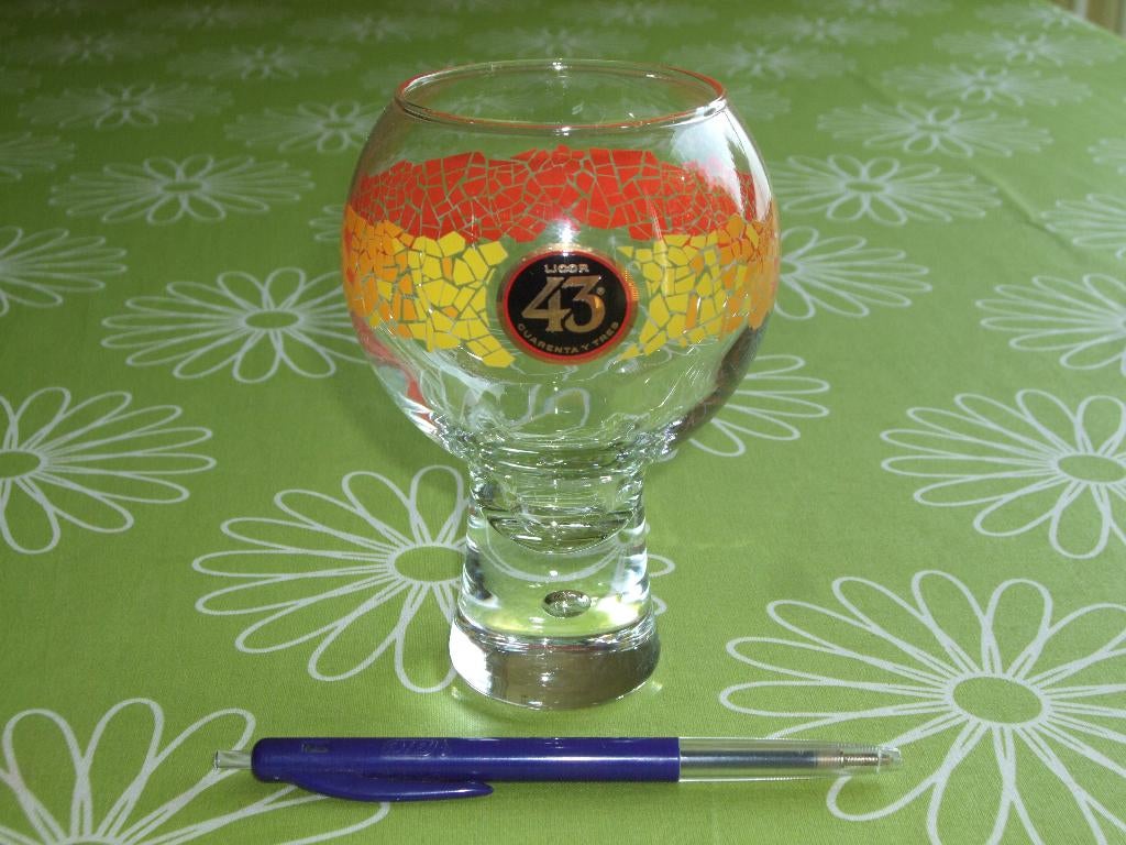 Licor 43 Cuarenta Tres glas - geel rood gedecoreerd, Ophalen of Verzenden, Zo goed als nieuw