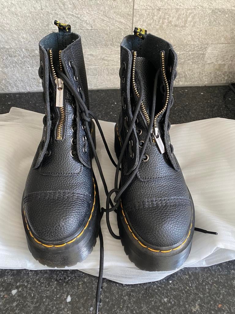 Dr Martens Sinclair Platform maat 39, Kleding | Dames, Schoenen, Ophalen of Verzenden, Zo goed als nieuw, Zwart