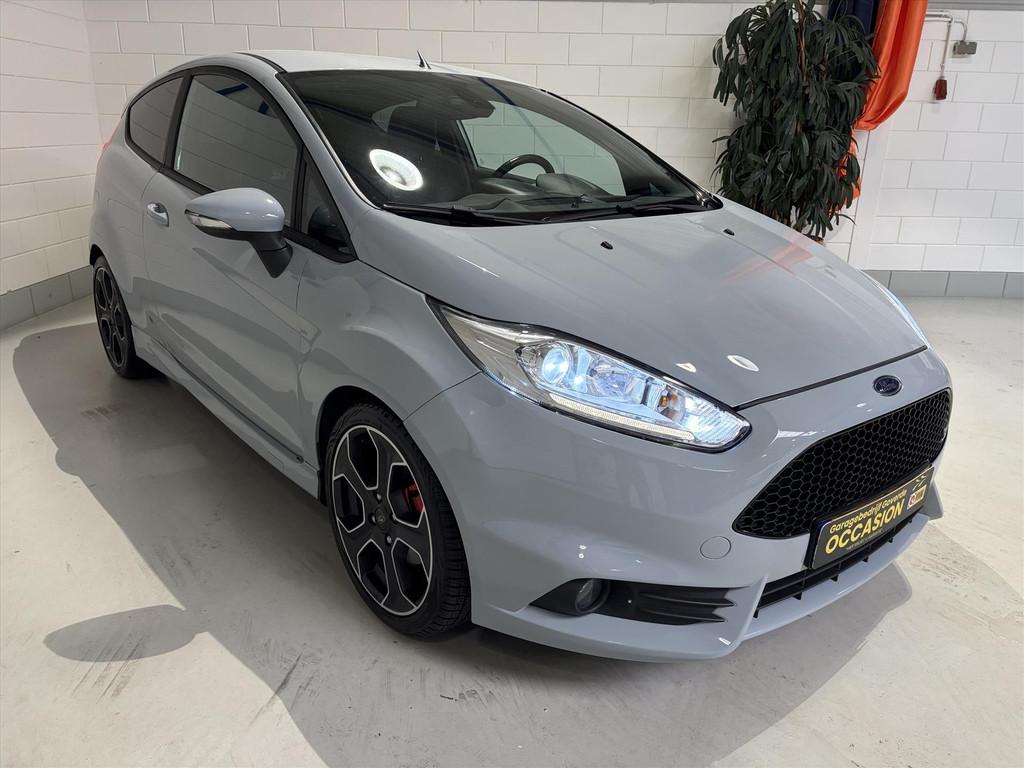 Ford Fiesta ST 200 1.6T 200PK 3DR, Camera, Cruise, Recaro, Auto's, Ford, Keurmerk '100% Onderhouden', 1063 kg, Gebruikt, 4 cilinders