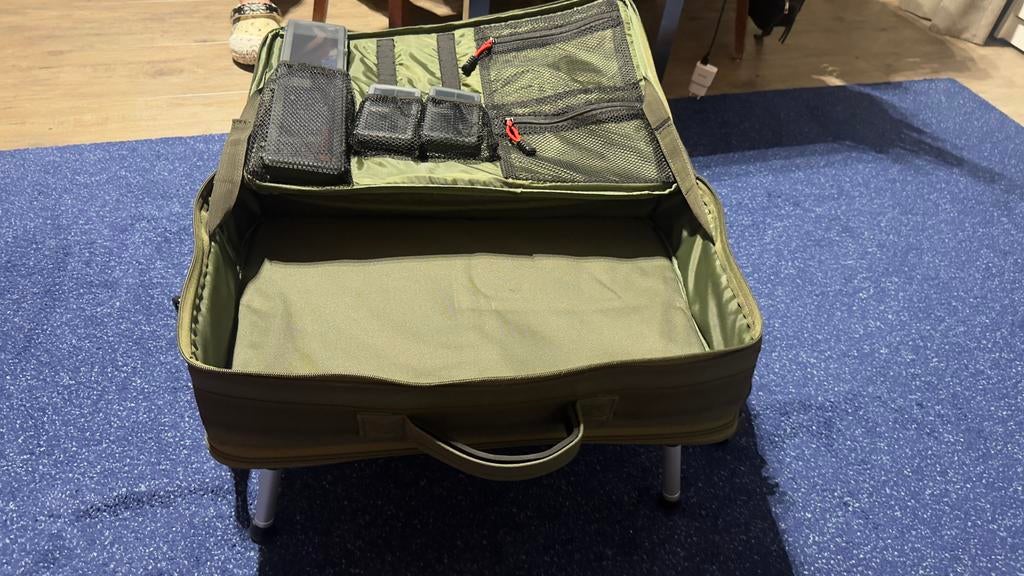 Ultimate Bionic Table Base Bivvy Tafel Carryall, Watersport en Boten, Ophalen, Gebruikt, Koffer of Tas