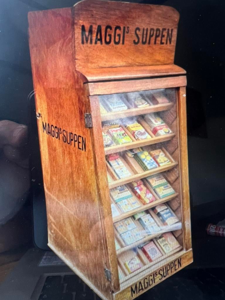 Oude Maggie suppen kast , bieden vanaf 139.00, Antiek en Kunst, Curiosa en Brocante, Ophalen of Verzenden