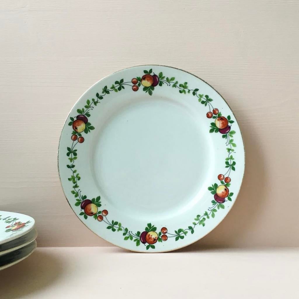 4 puntgave Franse borden met fruitprint en gouden randjes, Diversen, Pasen, Ophalen of Verzenden, Gebruikt