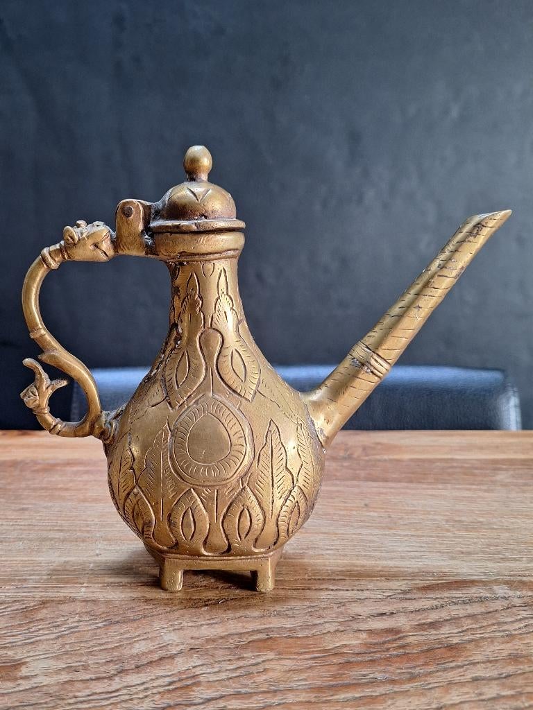 vintage antieke Indiase theekannetje messing brons Mughal, Ophalen of Verzenden, Brons