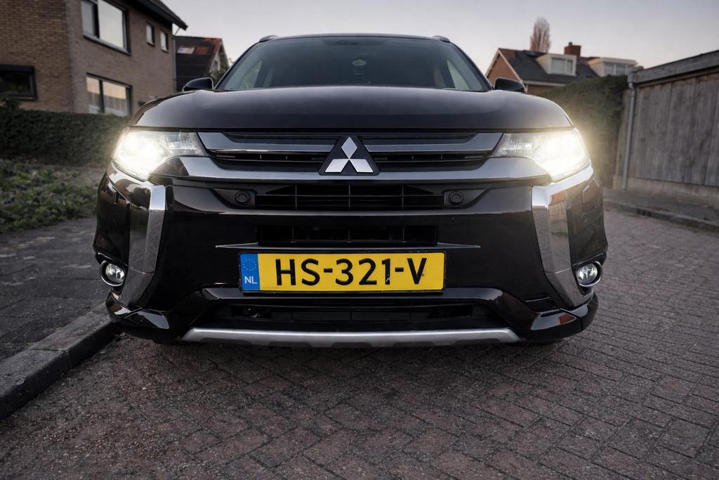 Mitsubishi Outlander 2.0 Dohc Mivec Phev 203pk 4WD CVT 5P, 1998 cc, Outlander, 4 cilinders, 1820 kg