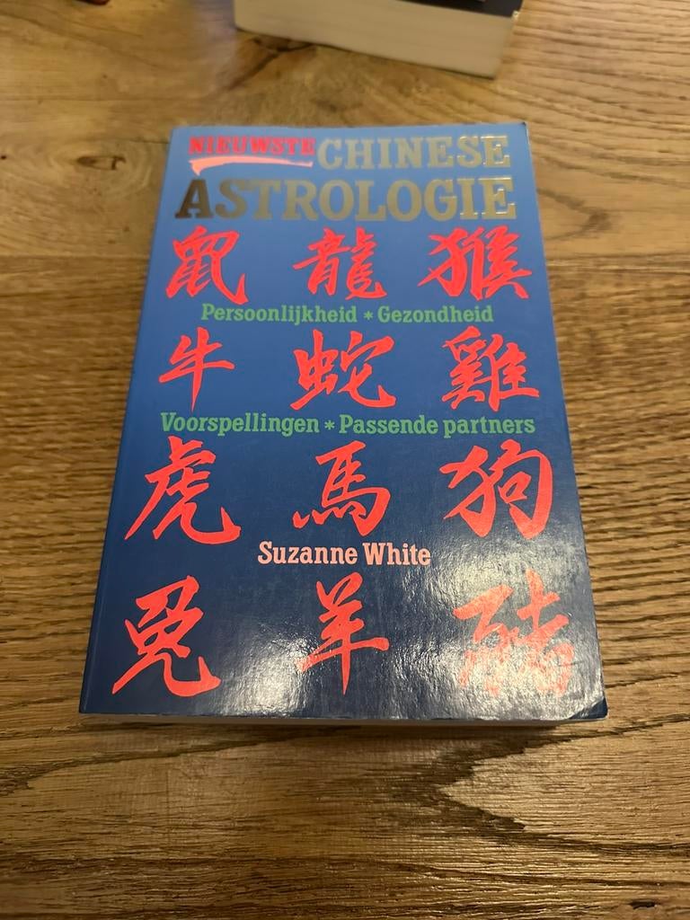 S. White nieuwste Chinese astrologie, Ophalen of Verzenden, Zo goed als nieuw, Astrologie, Overige typen
