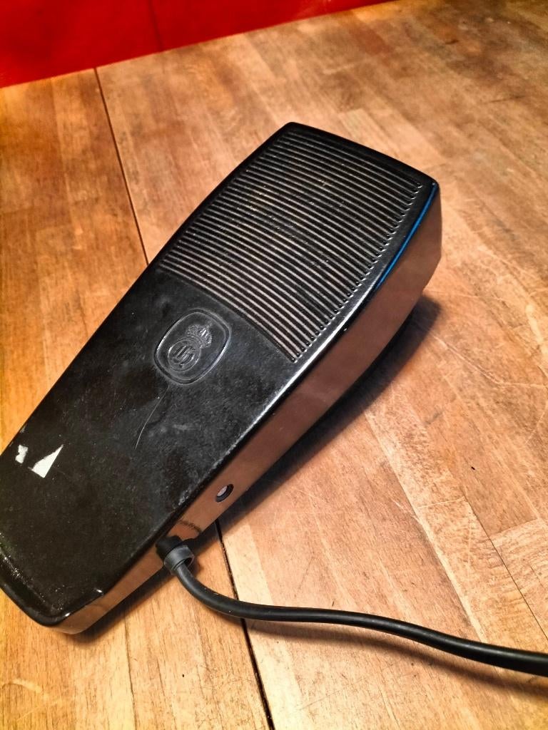 Voetpedaal Husqvarna, Hobby en Vrije tijd, Naaimachines en Toebehoren, Gebruikt, Toebehoren, Husqvarna, Ophalen of Verzenden