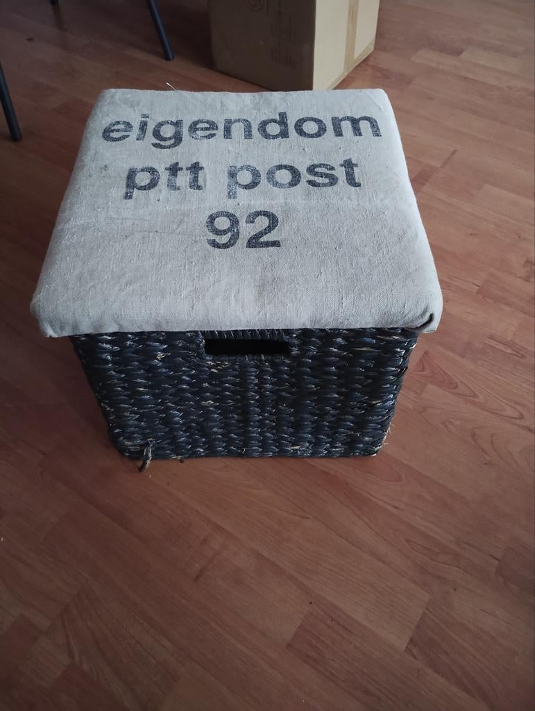 Vintage PTT Post Krukje / Poef, Minder dan 50 cm, Gebruikt, Minder dan 50 cm, Vierkant