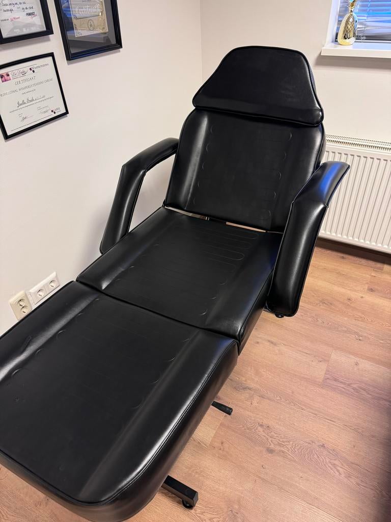 Hydraulische behandelstoel - Zwart, 360 graden draaibaar, Ophalen, Zo goed als nieuw, Massagestoel of Kussen