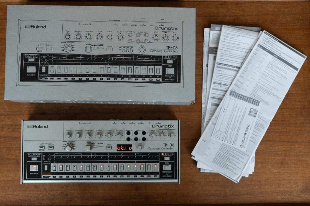 Roland Boutique TR-06, Muziek en Instrumenten, Synthesizers, Roland, Zo goed als nieuw, Met midi-aansluiting, Overige aantallen