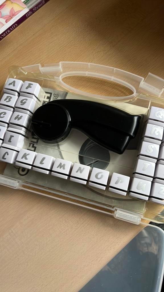 Letter pons tang, Ophalen, Zo goed als nieuw