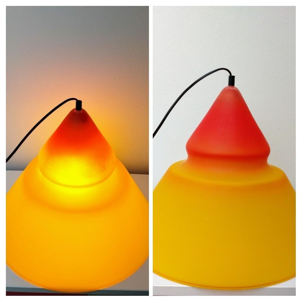 Glazen punt piramide vloer tafellamp rood geel sfeerlicht, Ophalen