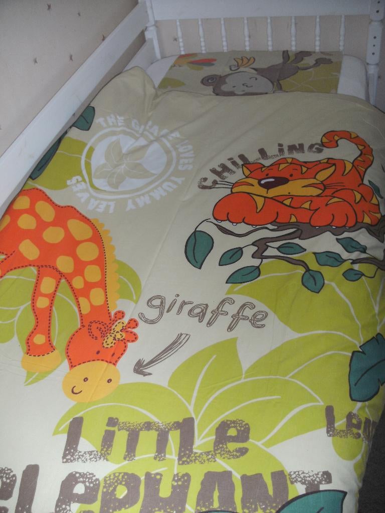 te koop mooi 1 persoonsdekbedovertrek 'jungle', Jongetje of Meisje, Dekbedovertrek, Ophalen of Verzenden, Zo goed als nieuw