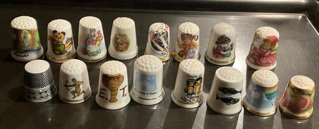 Collectie Diverse Vingerhoedjes, Gebruikt, Reliëf, Ophalen of Verzenden, Nederland