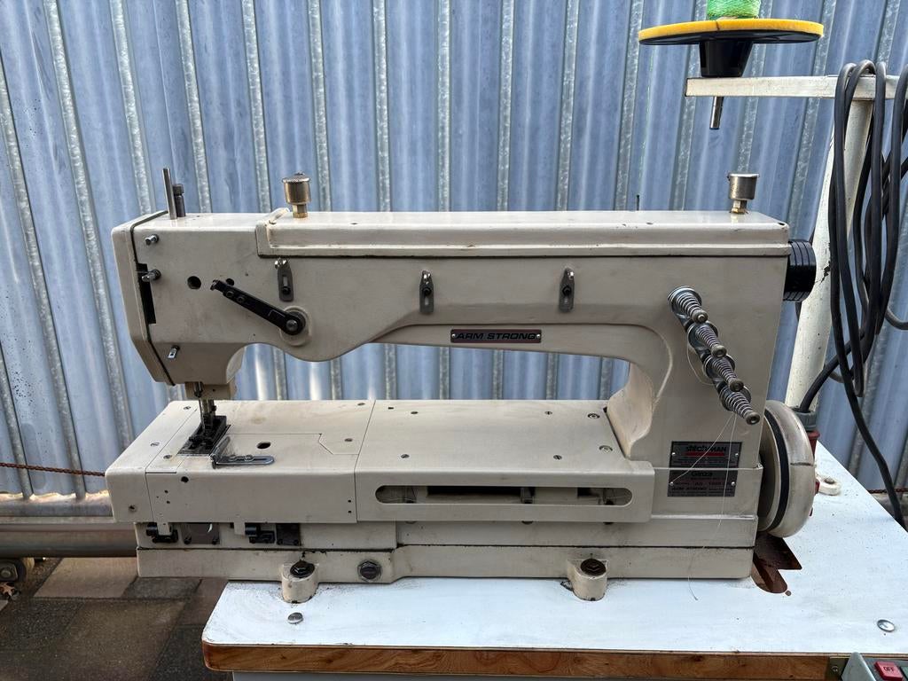 Industriële naaimachine Armstrong Stitchman zware machine, Hobby en Vrije tijd, Naaimachines en Toebehoren, Gebruikt, Naaimachine