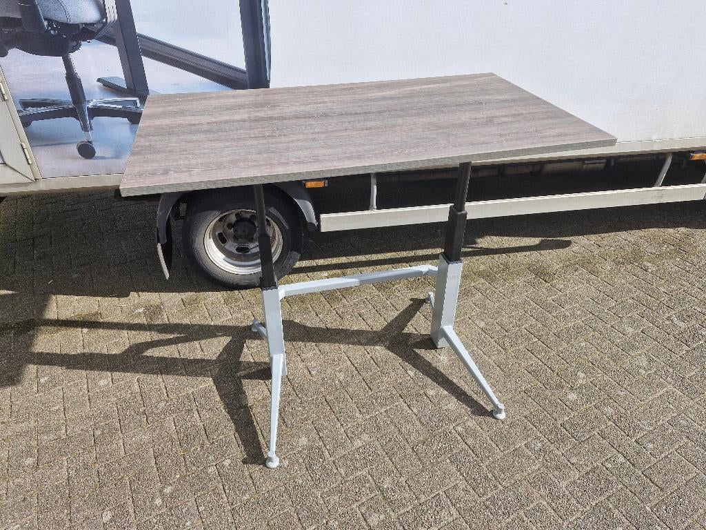 Elektrisch Zit-sta bureau 130cm hoog nieuw blad 180x90, Huis en Inrichting, Bureaus, Postbus, Ophalen of Verzenden, Zo goed als nieuw