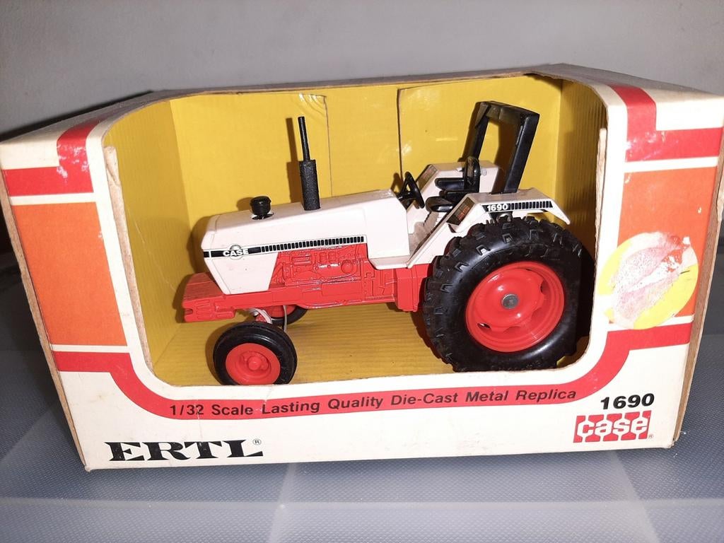 Case 1690. Ertl schaal 1:32., Hobby en Vrije tijd, Modelauto's | 1:32, Ophalen of Verzenden, Nieuw, Tractor of Landbouw, ERTL