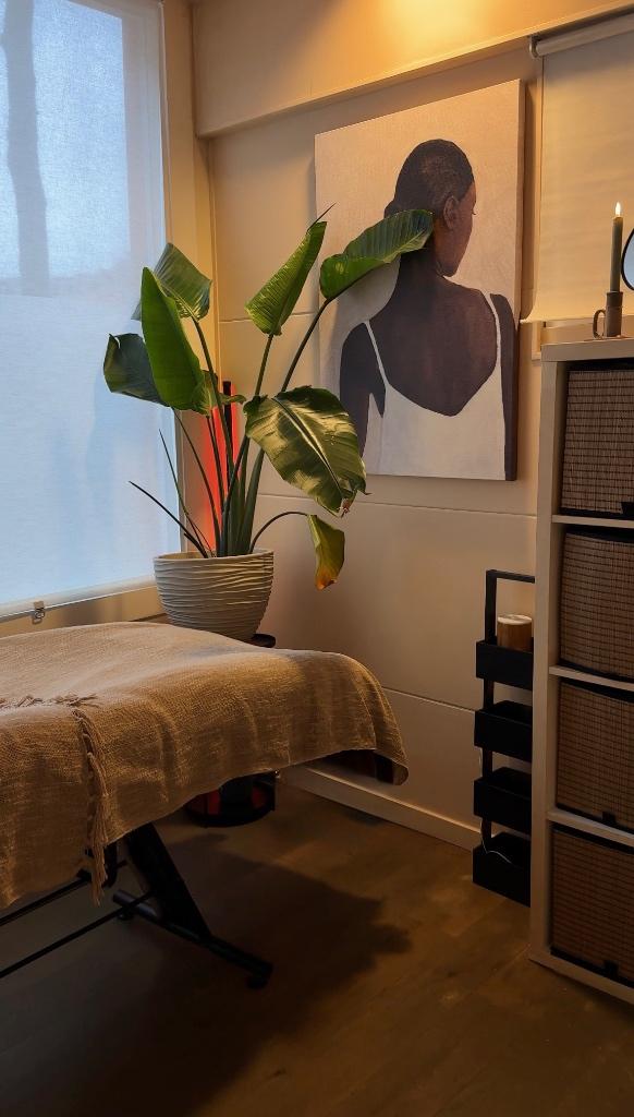 Treatment Room Available in Serene Beauty Salon – Oud-West, Huizen en Kamers, Kamers te huur, Minder dan 20 m², Amsterdam