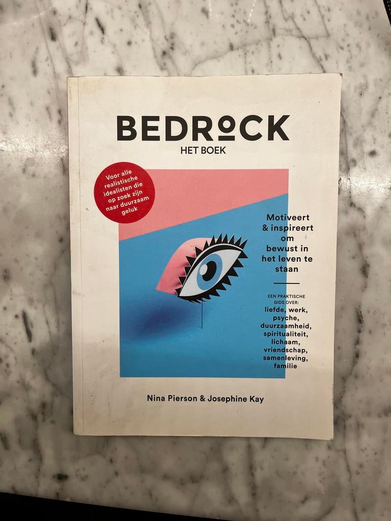 Bedrock Het Boek - Nina Pierson & Josephine Kay, Boeken, Ophalen of Verzenden, Zo goed als nieuw, Overige onderwerpen