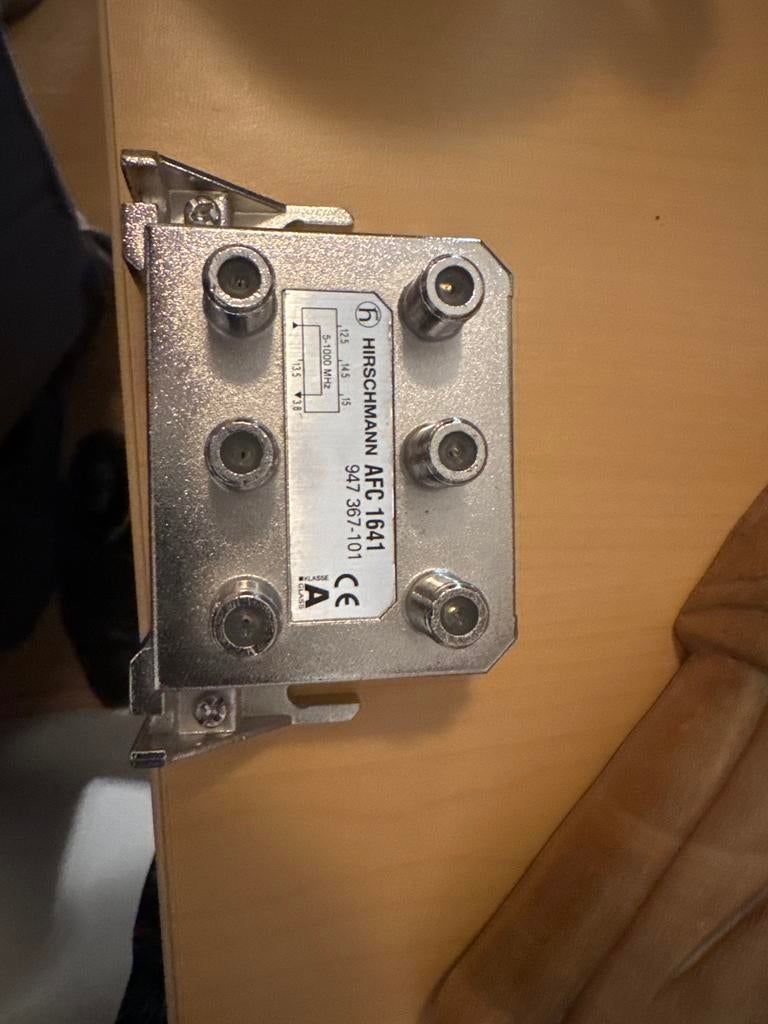 Hirschmann AFC-1641 4-voudige tap splitter, Ophalen of Verzenden, Gebruikt, (Schotel)antenne, Overige merken