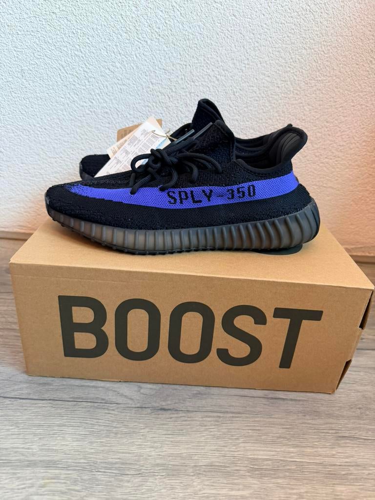 Adidas Yeezy Boost 350 V2 Dazzling Blue US9.5  EU 43 1/3 New, Kleding | Heren, Schoenen, Ophalen of Verzenden, Zo goed als nieuw