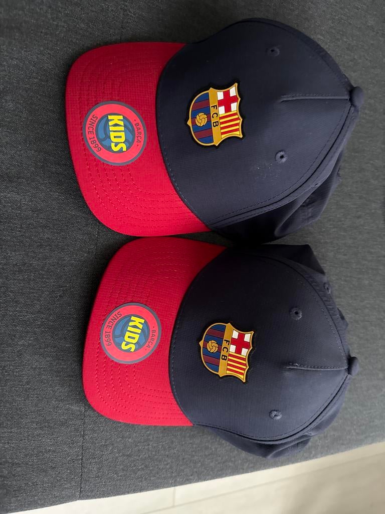 FC Barcelona Pet - Nieuwstaat, Ophalen of Verzenden, Nieuw, Jongetje of Meisje, Pet