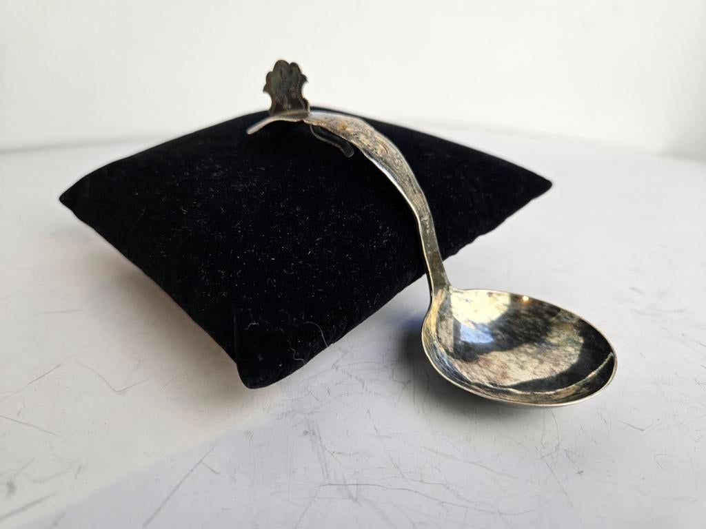 Antieke zilveren roomlepel met kleine beschadiging, Antiek en Kunst, Antiek | Goud en Zilver, Ophalen of Verzenden