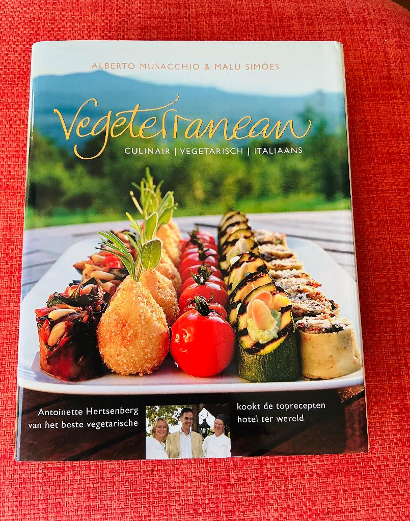 Kookboek Vegeterranean - culinair/vegetarisch/Italiaans, Italië, Vegetarisch, Ophalen of Verzenden, Zo goed als nieuw