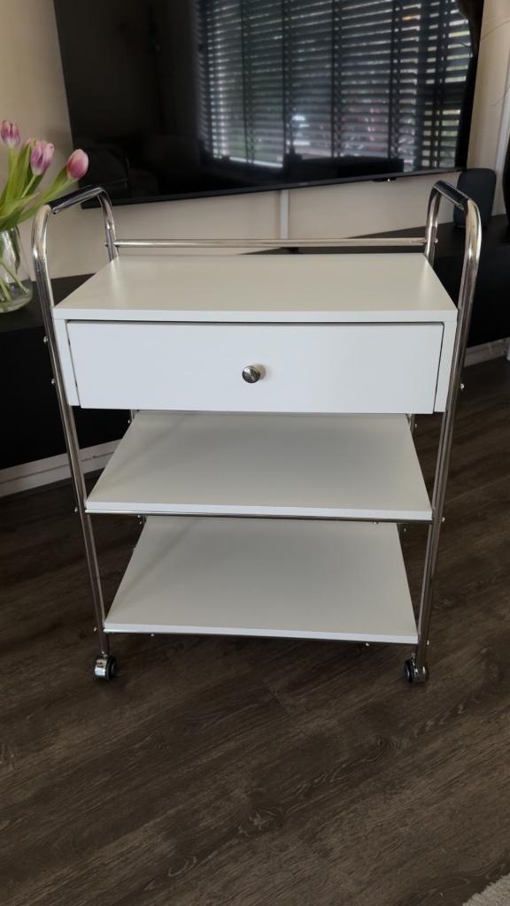 Trolley wit pedicure beauty, Ophalen, Zo goed als nieuw