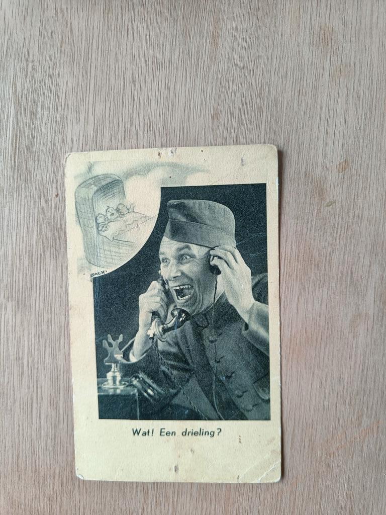 Mobilisatie‑briefkaart “Wat! Een drieling?” (Ongelopen), Verzamelen, Ansichtkaarten | Nederland, Ongelopen, Zuid-Holland, 1920 tot 1940