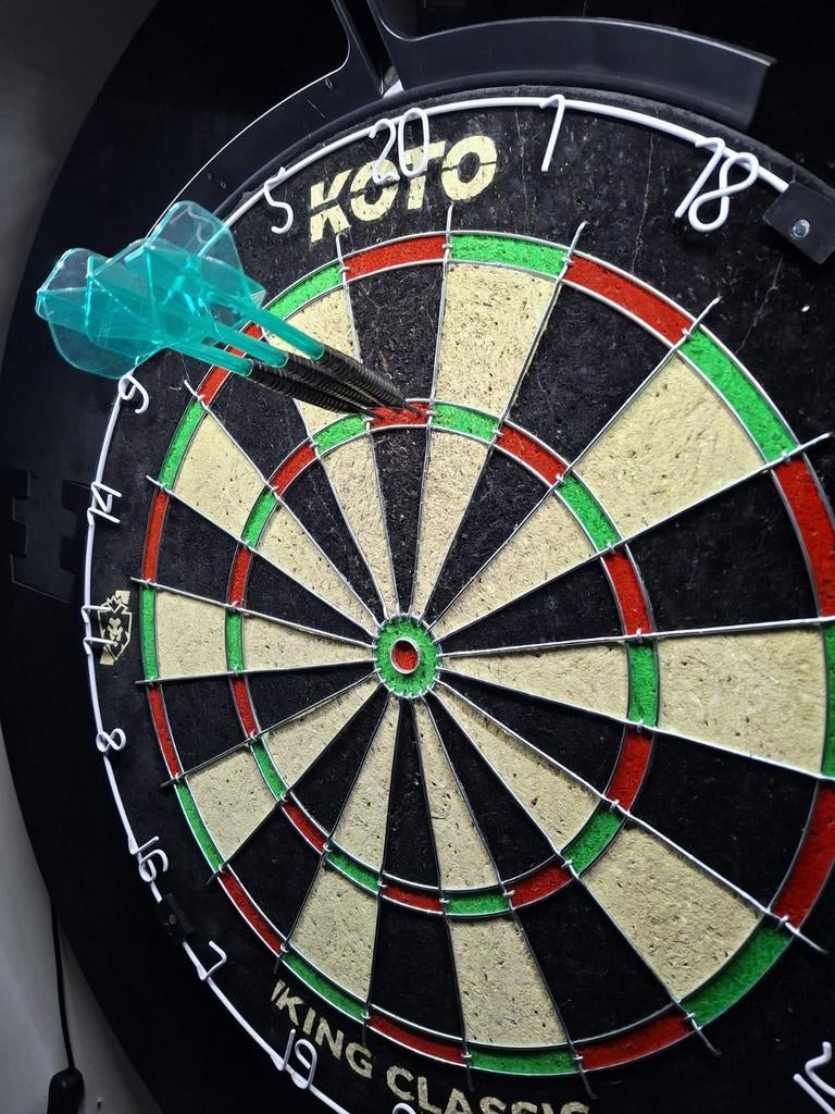 Lichtblauwe dartpijlen, 23 grams, Ophalen of Verzenden, Zo goed als nieuw, Pijlen