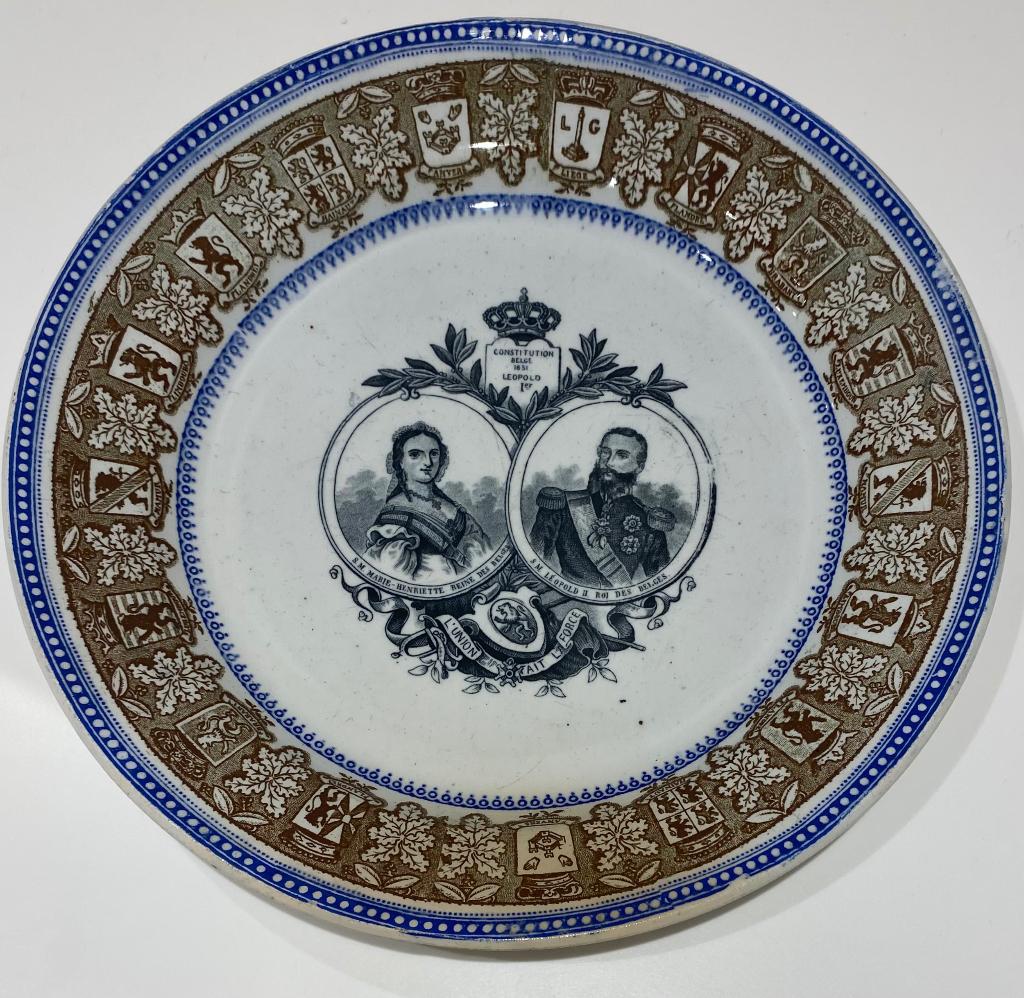 oud sierbord Boch Frères B.F. Keramis koning Leopold II, Antiek en Kunst, Antiek | Keramiek en Aardewerk, Ophalen of Verzenden