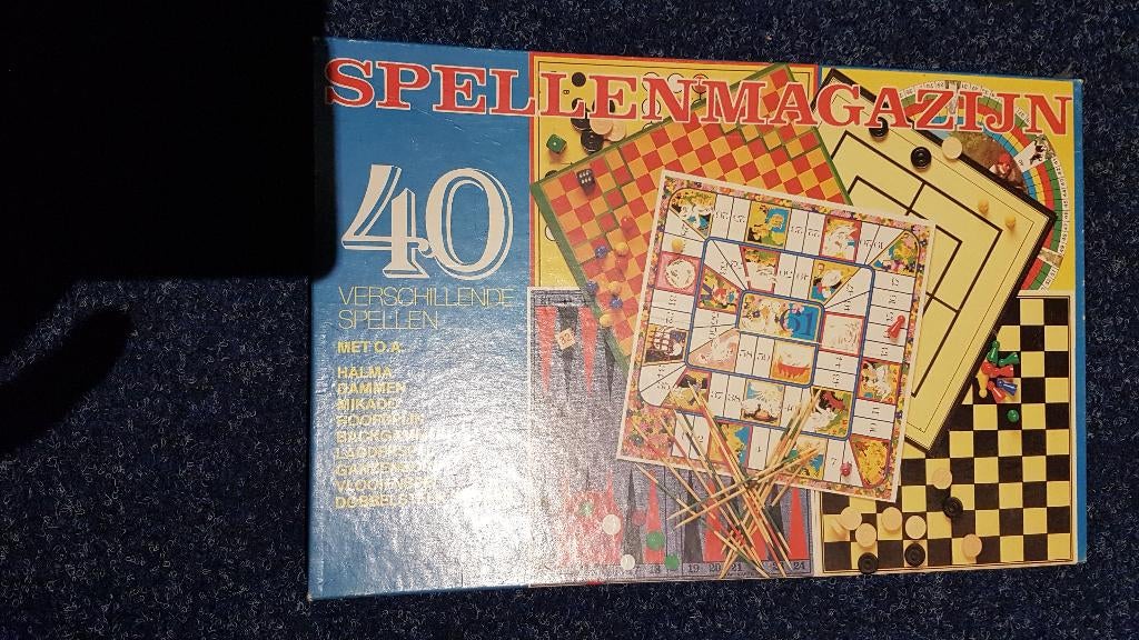 Spellendoos, Drie of vier spelers, Ophalen of Verzenden, Zo goed als nieuw