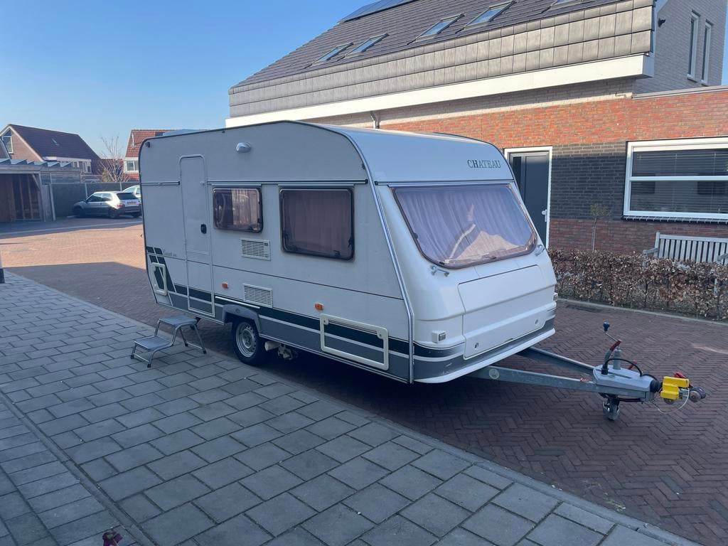 Chateau Caratt 390 TZD 2001 met Mover en fietsenrek, Caravans en Kamperen, Chateau, Chateau, Schokbreker, Treinzit