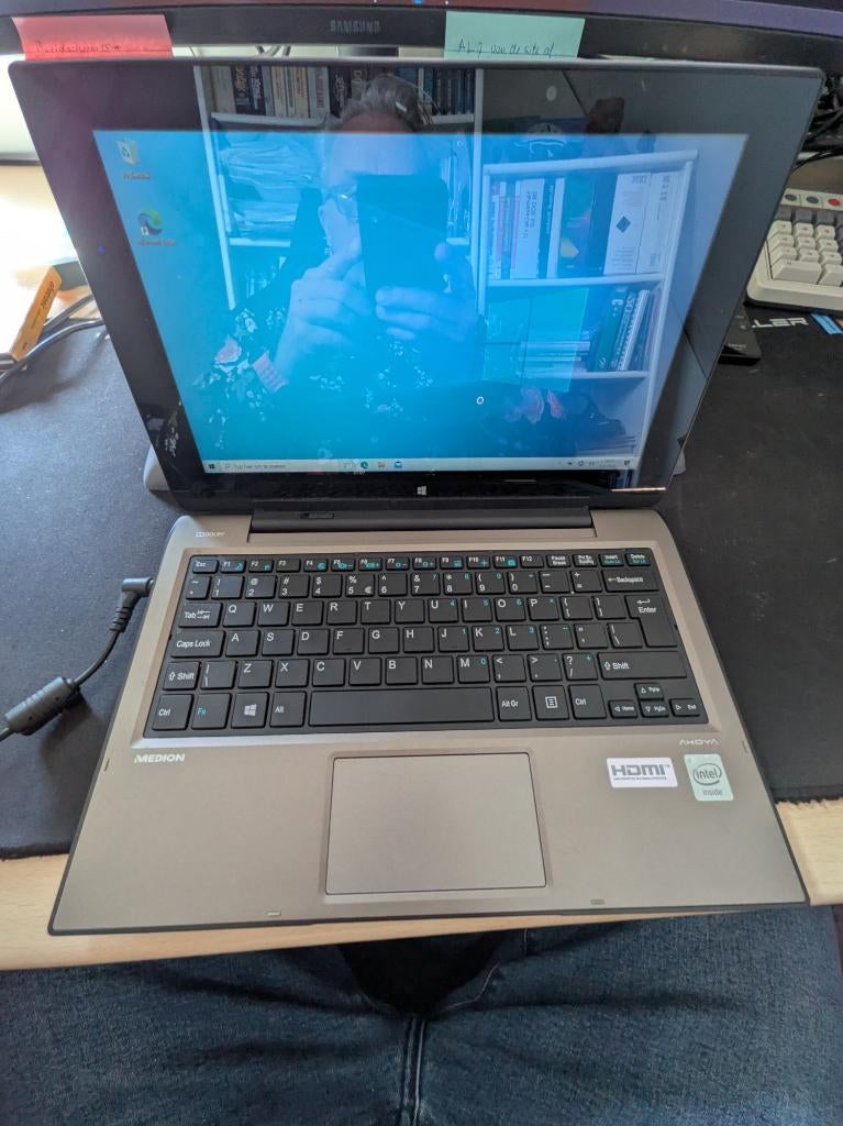Laptop tablet combination Medion Akoya, Computers en Software, Windows Laptops, Gebruikt, Minder dan 2 Ghz, Met touchscreen, Ophalen of Verzenden