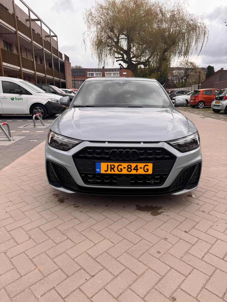Audi A1 35 Tfsi 150pk | S Tronic 2023 | 3 x S-Line, 4 cilinders, 150 pk, Leder en Stof, Particulier