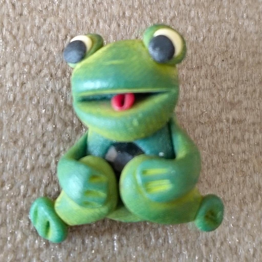 HANDGEMAAKT KIKKERTJE*BROCHE*GROENE KIKKER, Overige materialen, Verzenden, Minder dan 4 cm, Zo goed als nieuw