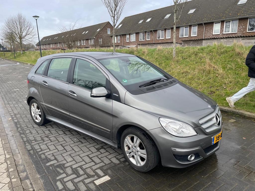 Mercedes-Benz B-Klasse 1.5 B160 5DRS 2011 Grijs, Auto's, Voorwielaandrijving, 1498 cc, Origineel Nederlands, Handgeschakeld