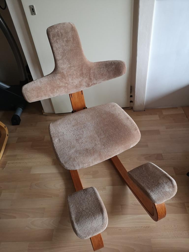 Stokke Varier kniestoel beige met rugleuning, Ophalen, Gebruikt, Overige kleuren, Eén