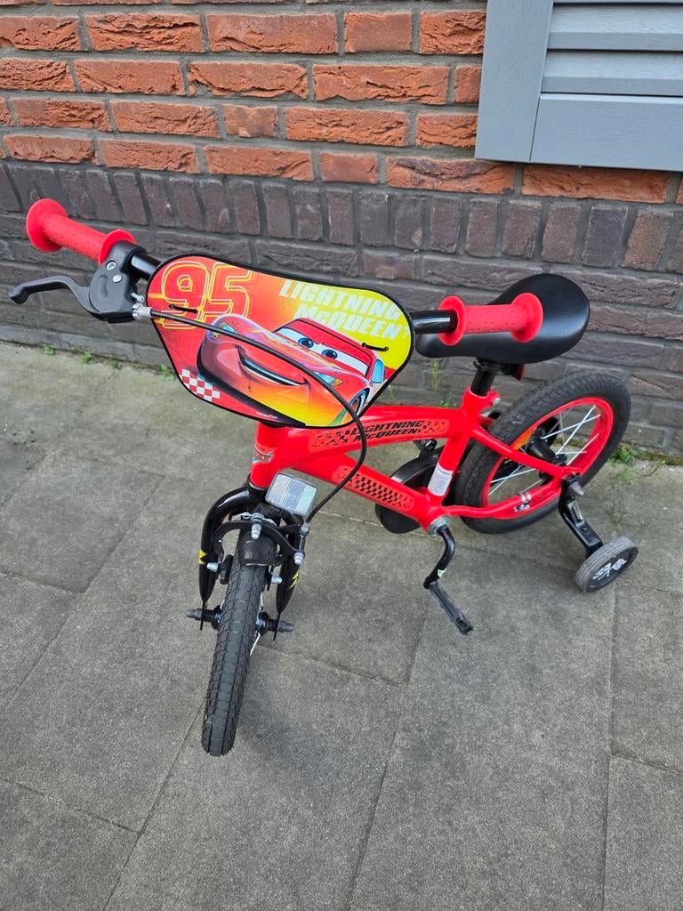 Volare Disney Cars fiets 14 inch, Ophalen, Zijwieltjes, Gebruikt, Volare