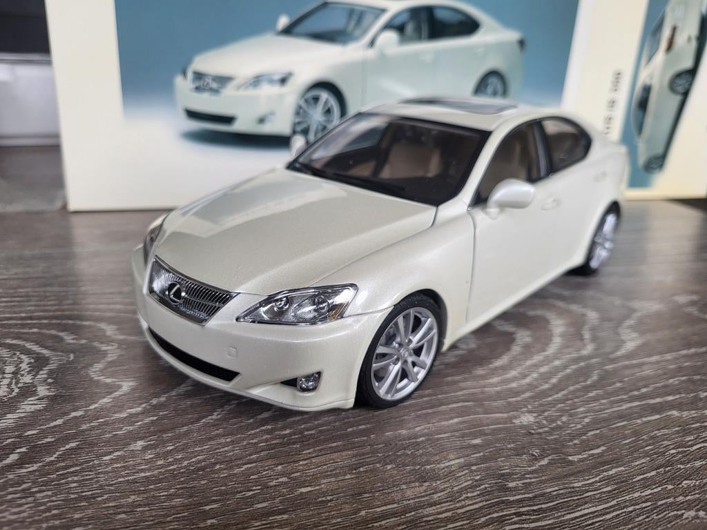 Lexus IS250 IS350 autoart schaal 1:18, Ophalen of Verzenden, Zo goed als nieuw, Autoart
