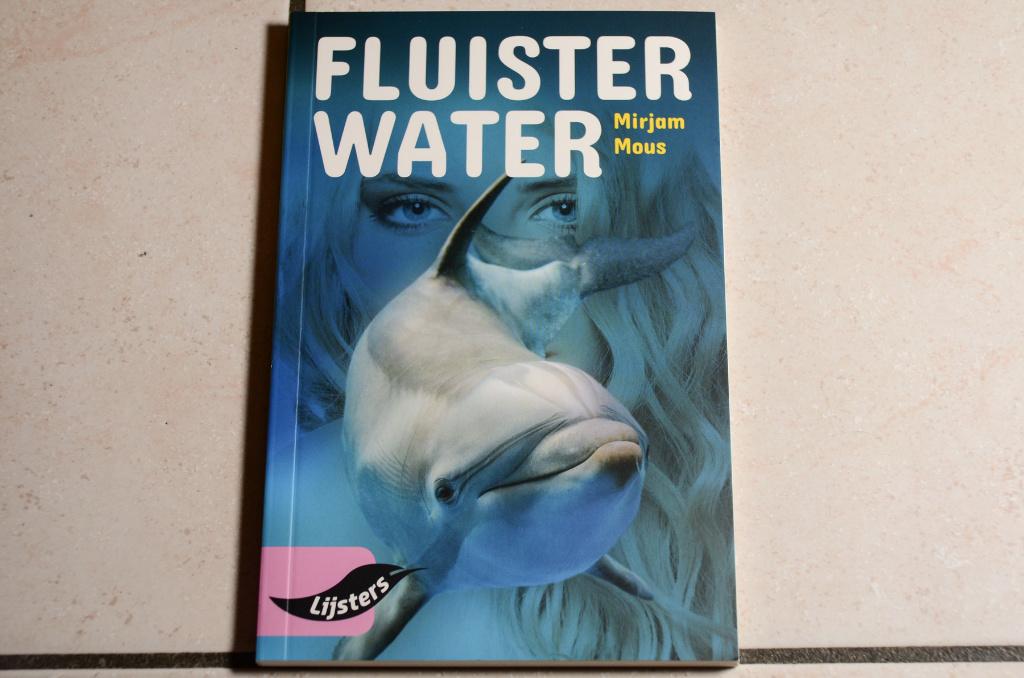 Vroege lijsters: Fluisterwater / Mirjam Mous, Boeken, Ophalen of Verzenden, Zo goed als nieuw, Fictie
