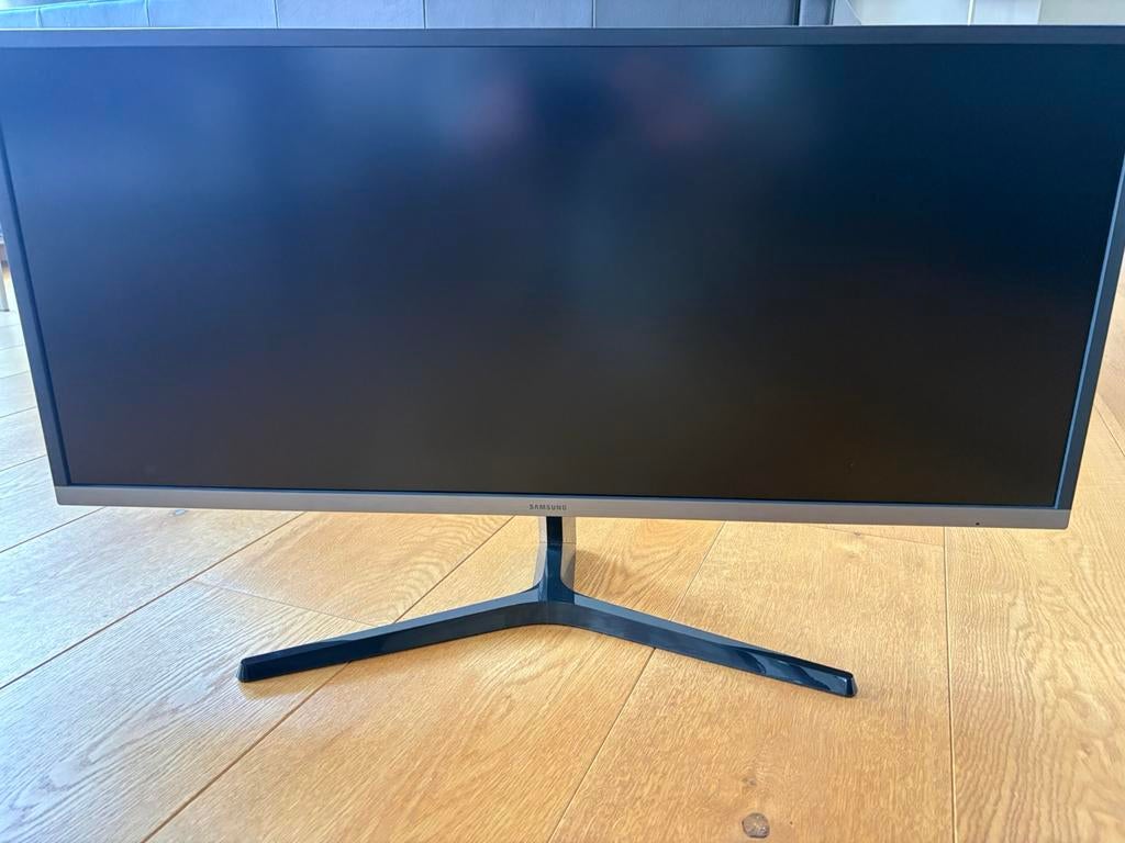 Samsung monitor met los toetsenbord en opvouwbare laptopst., Ophalen, 32 INCH ( 81,3 cm ), Zo goed als nieuw, HDMI
