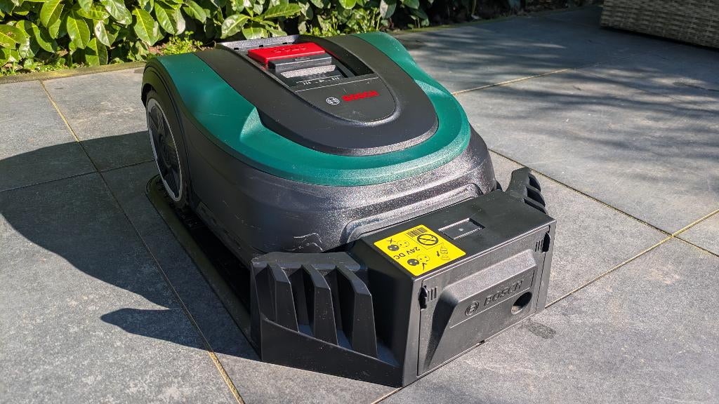 Bosch Indego M+ 700 Robotmaaier, Tuin en Terras, Robotmaaiers, Ophalen, Zo goed als nieuw, Minder dan 20 cm, Bosch